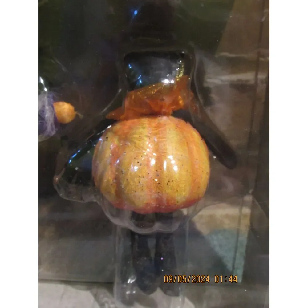 HALLOWEEN ORNAMENTS SET OF 2 WITCH AND BLACK CAT PUMPKINS BAT NEW IN BOX WART